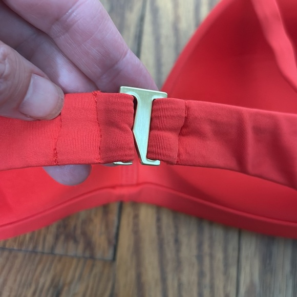Vince Camuto Women's Standard Molded Bikini Top Poppy Red Size XS NWOT strappy - Picture 4 of 6